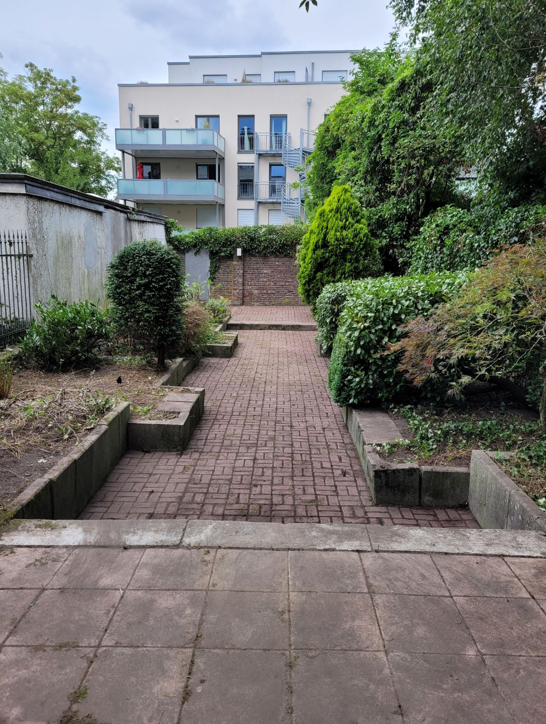 Garten und Landschaftsbau Aachen Gartenpflege